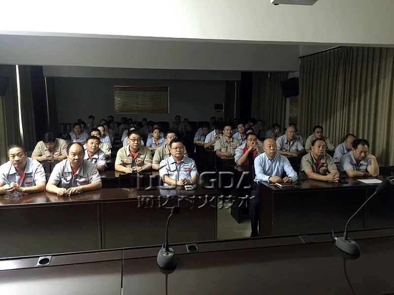 巩义通达党总支组织员工观看党风廉政教育片