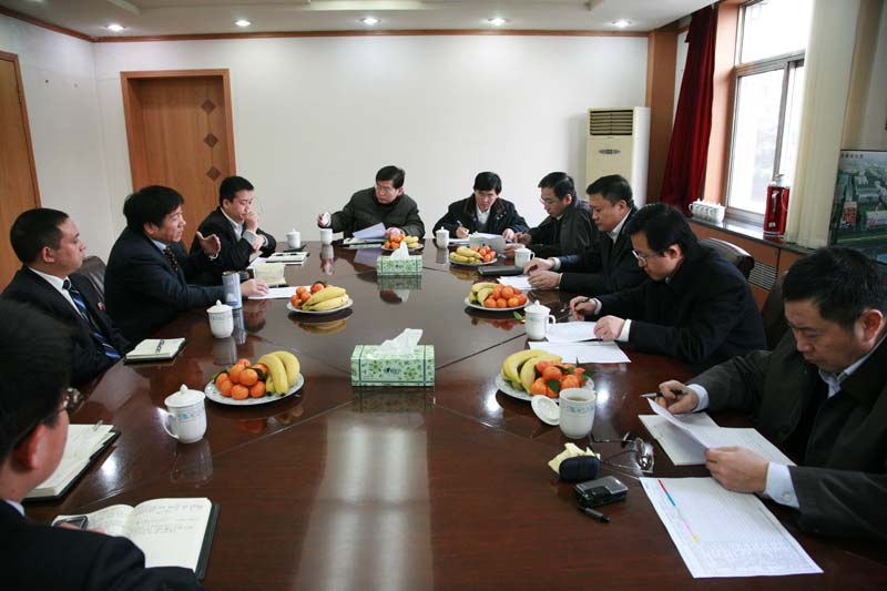 李长利总经理一行到通达慰问并检查指导工作