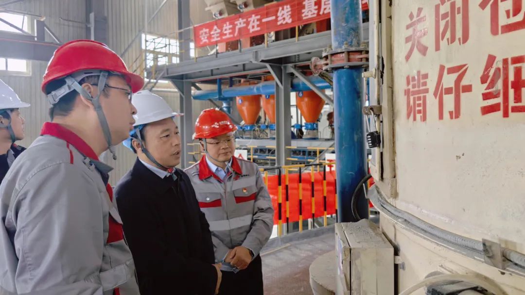 提信心 鼓干劲 王向东一行赴基层企业调研督导冲刺四季度工作落实情况